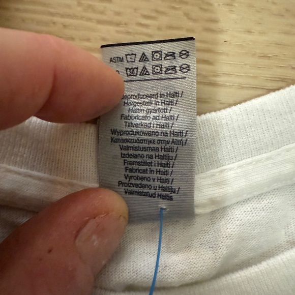 Gildan D’s Sandbar Munchies Graphic Tee White Regular - Picture 8 of 9